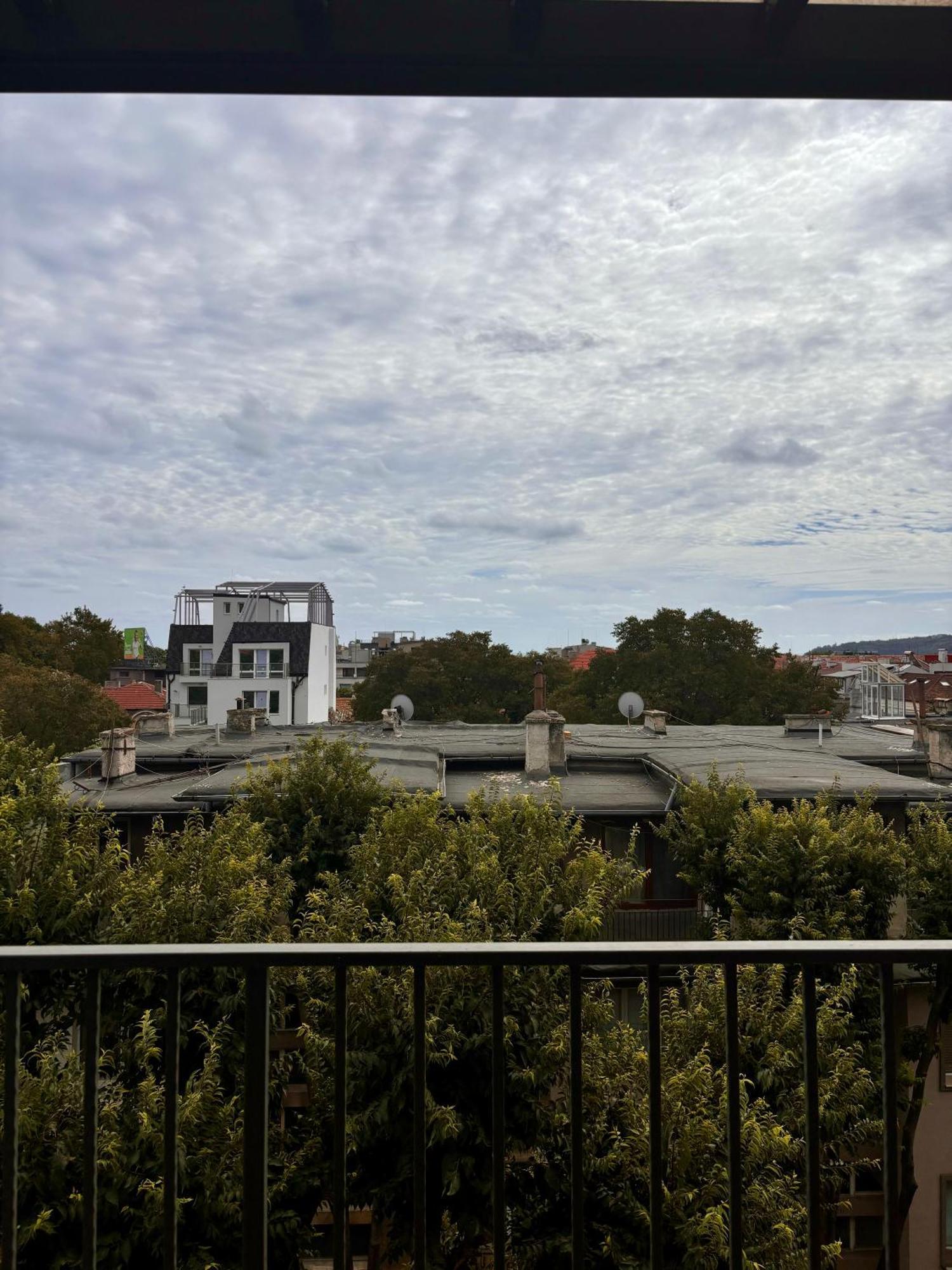 Apartamento Downтown - Free Parking Varna Exterior foto