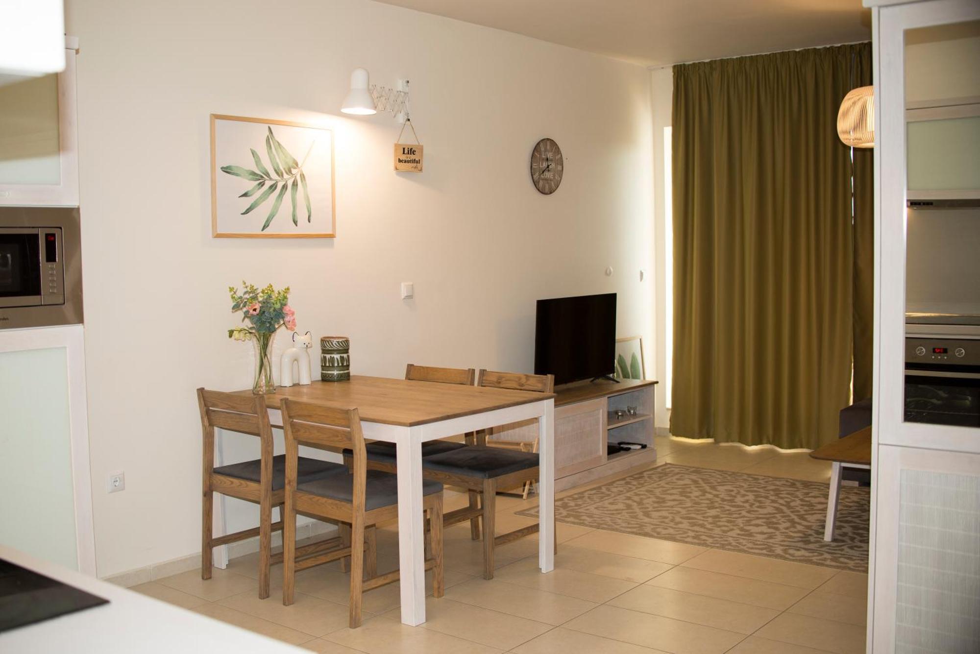 Apartamento Downтown - Free Parking Varna Exterior foto